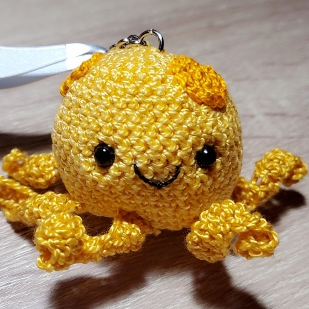 Mini yellow octopus